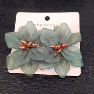 NEW Green Flower Earrings